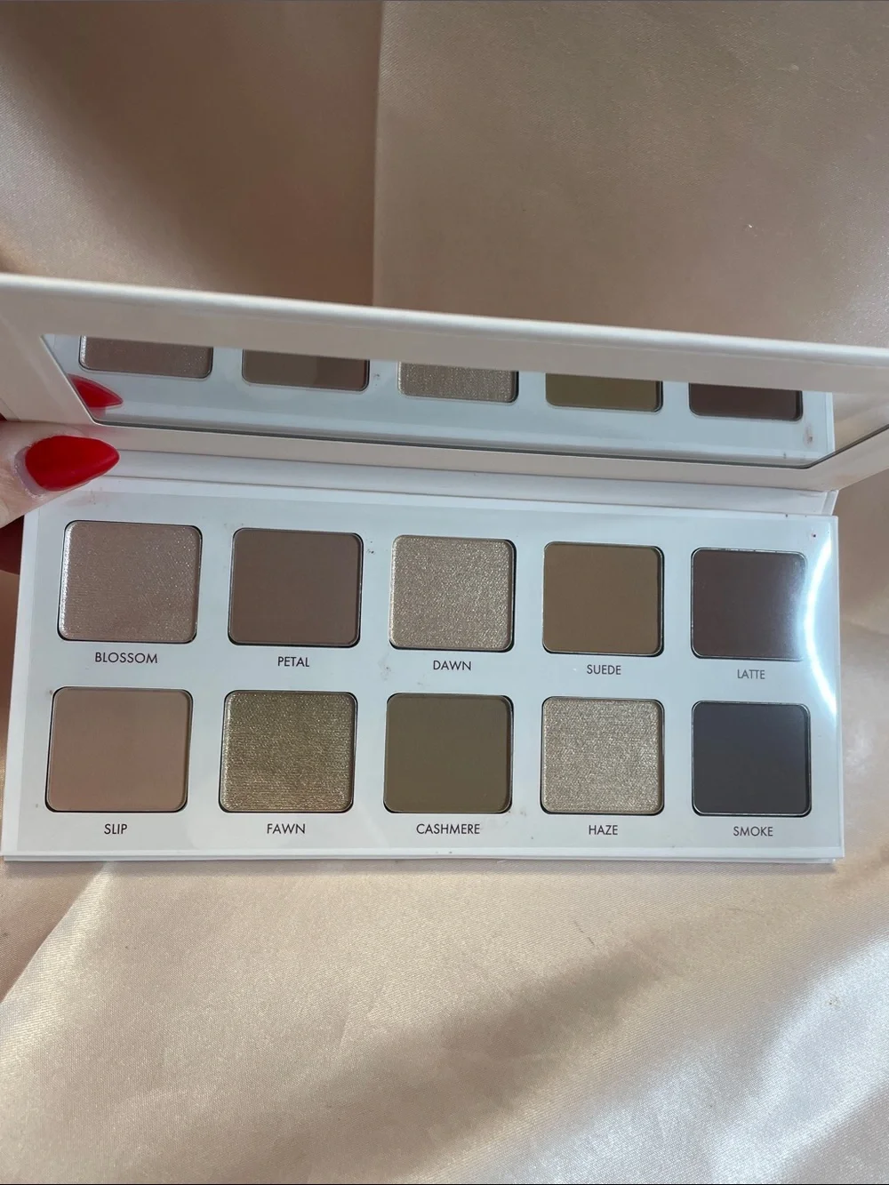 Wander Beauty In Neutral Eyeshadow Palette - NEW $42 MSRP